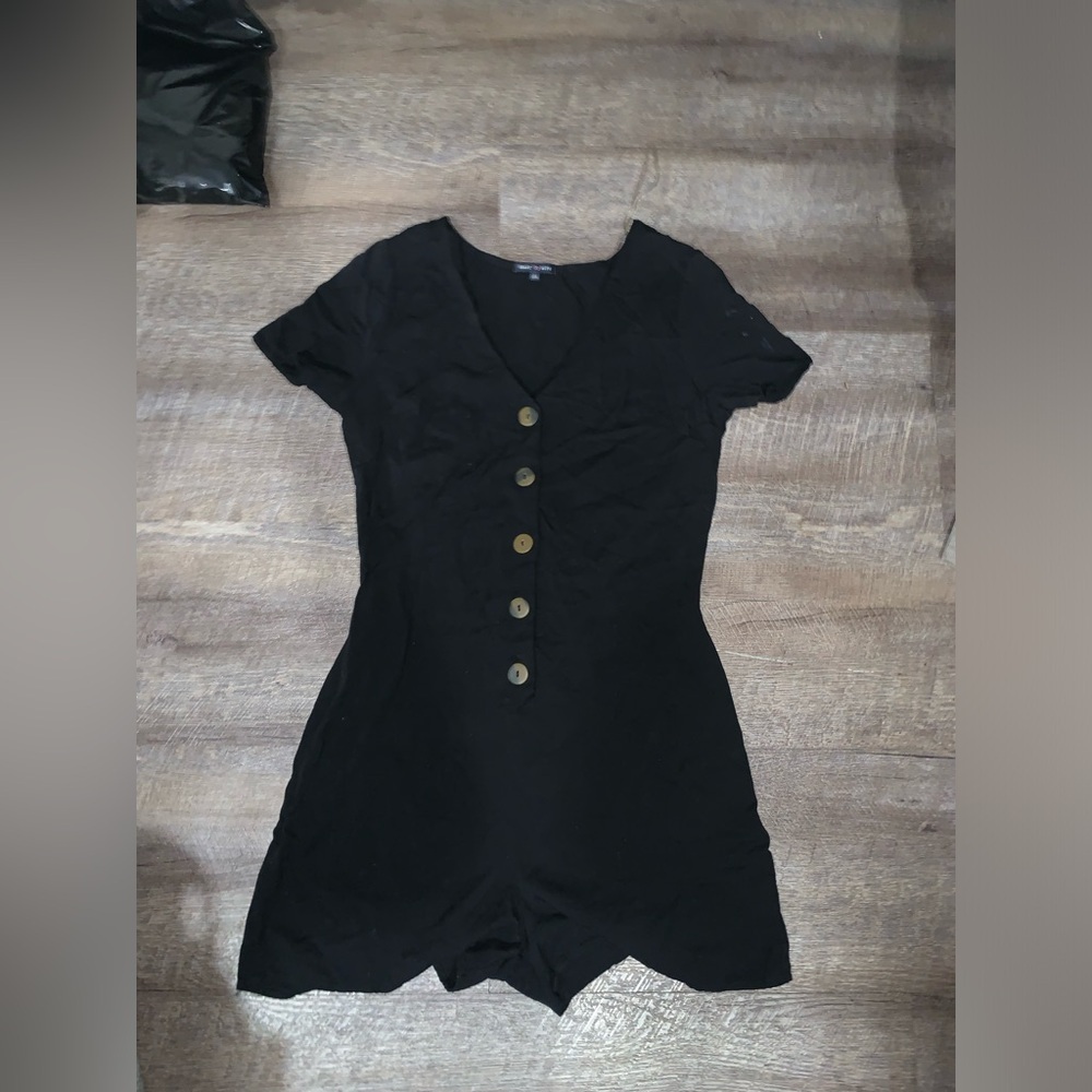 Heart Hips Button Front Shorts Romper Size S